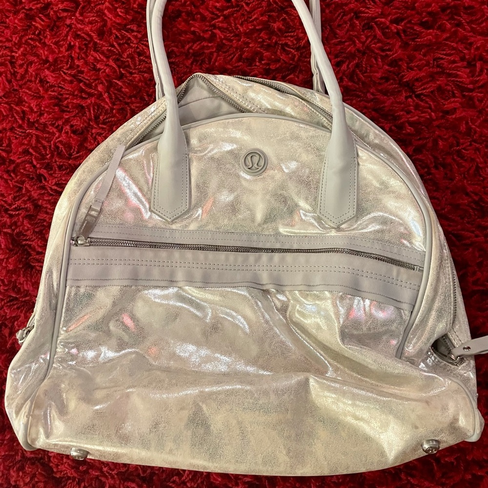 Lululemon bowling bag silver